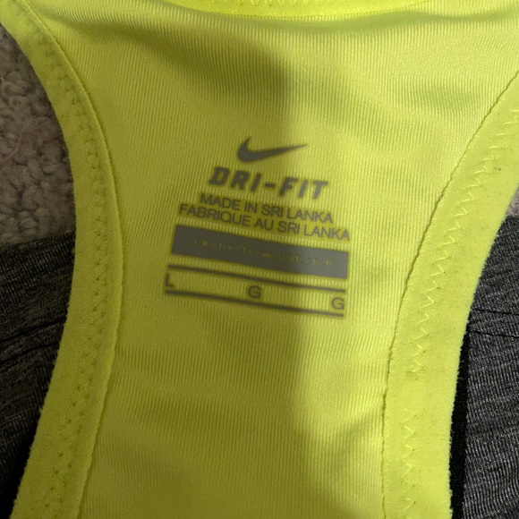 Nike tank top - Picture 2 of 3